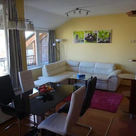 Merry&car - Huge Balcony + Living + 2br *