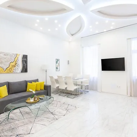 Luxurious Next To The Danube River * Budapest
