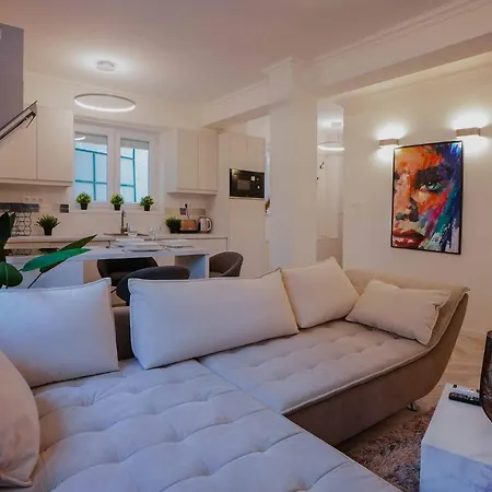Apartment Corvin Avenue Premium Central *