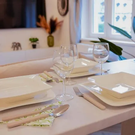 Apartment Corvin Avenue Premium Central