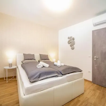 Grace Pine 1 Appartamento Budapest