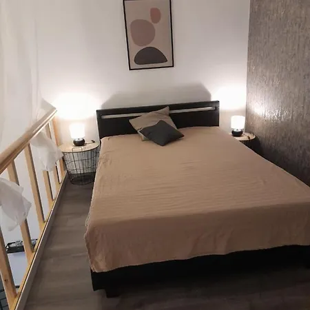 Shadowlily Apartament *