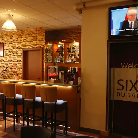 Six Hotell