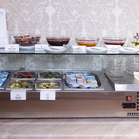 Six Hotell 3*