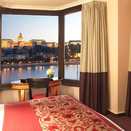 Sofitel Chain Bridge Hotel