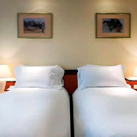 Sofitel Chain Bridge Hotel