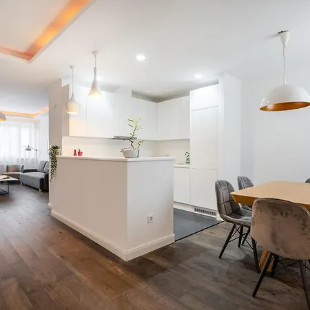 Appartement R42-boutique Apartments, Location By Bqa *