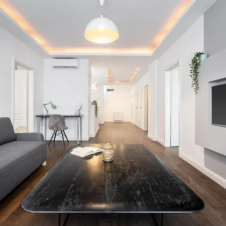 R42-boutique Apartments, Location By Bqa *