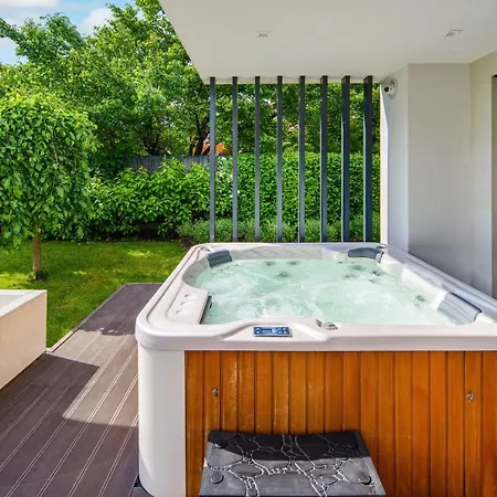 The Great Gatsby Villa *