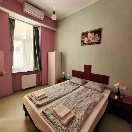 Klauzal19 Aparthotel *