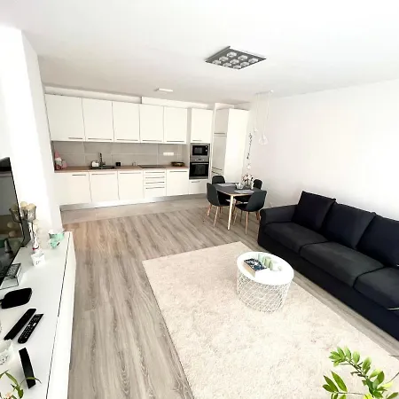 Apartment West Budapest-edge Of Downtown-free Parking