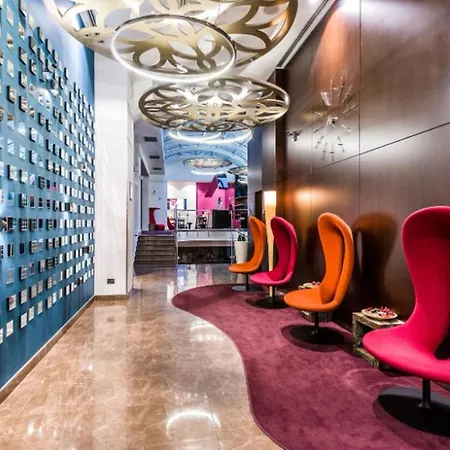 Ikonik Parlament Hotel 4*