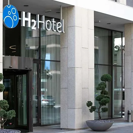 Hotel H2 *
