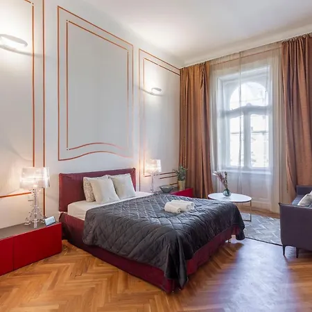 Exclusive & Stylish In The Heart Of Apartmán Budapešť