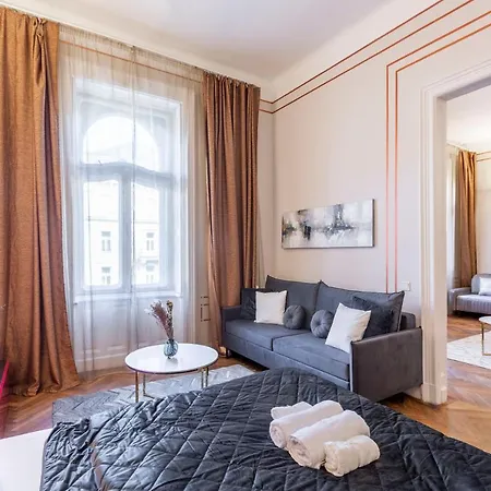Exclusive & Stylish In The Heart Of Apartmán