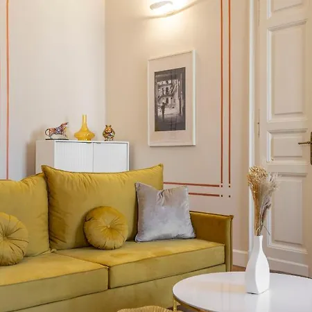 Exclusive & Stylish In The Heart Of Apartmán