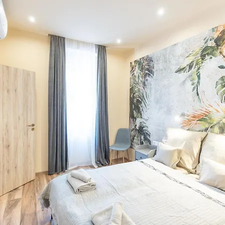 Apartment Jungle With 2 Bathrooms *