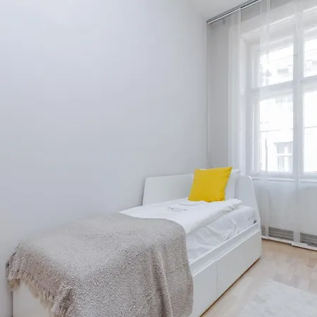Apartment Andrassy Str. Luxury