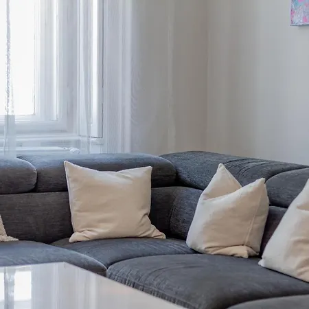 Apartment Andrassy Str. Luxury