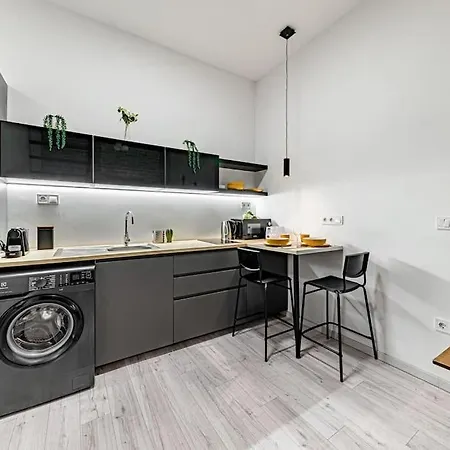 Apartment Chic Loft Bp: Industrial Gem *