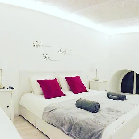 Center With Gym & בודפשט