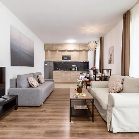211 / 1 Bedroom / Modern In Center *