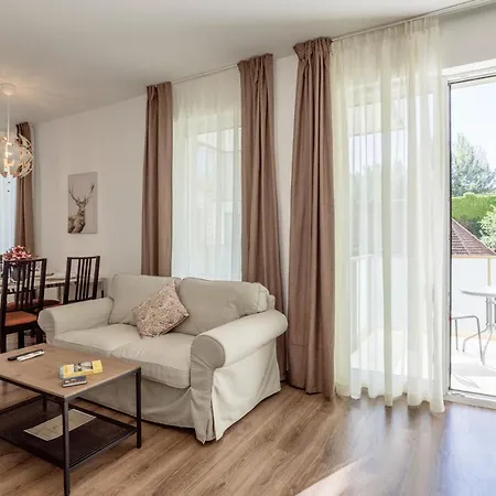 211 / 1 Bedroom / Modern In Center