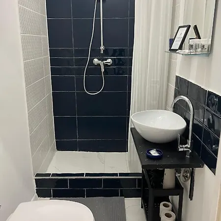 Gaia House Apartment