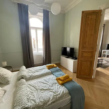 Appartamento Center 3, Elegant And Cozy 2br In Center! Budapest