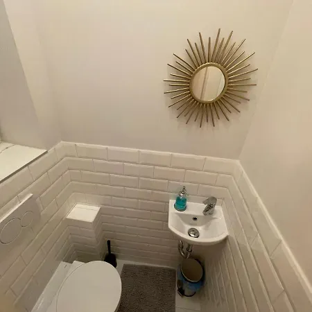 Center 3, Elegant And Cozy 2br In Center! Appartamento *