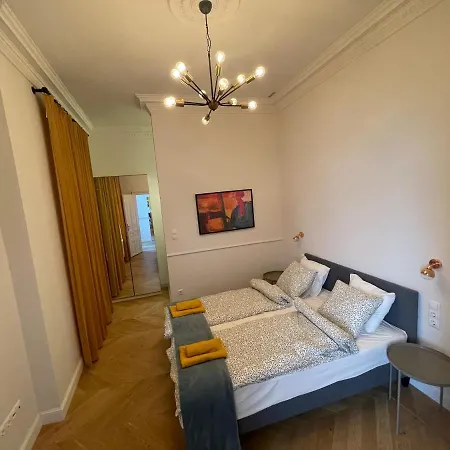 Center 3, Elegant And Cozy 2br In Center!