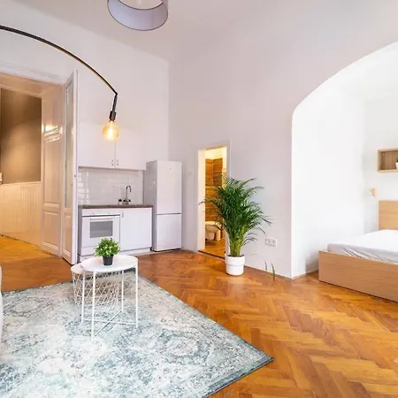 Apartment Modern Gem For 4 People Budapest