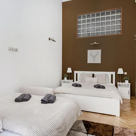 Apartament Luxe, Historic Downtown Landmarks 19 Century