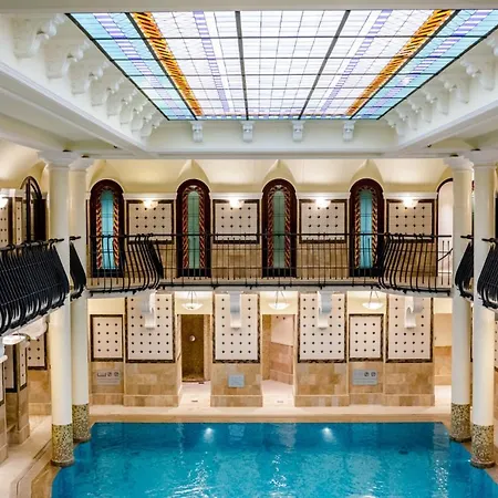 Luxe, Historic Downtown Landmarks 19 Century Apartament Budapesta