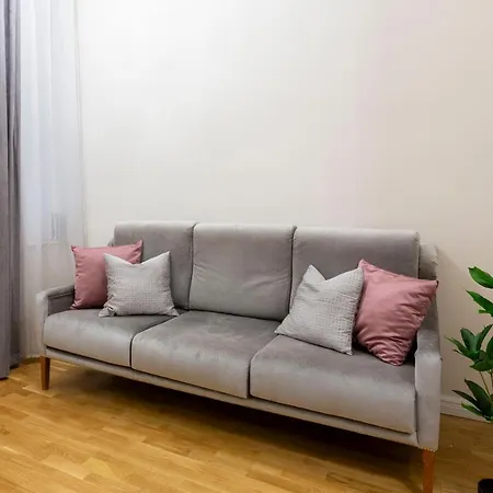 Luxury 3bedrm 2bathrm With Danube River View Apartment