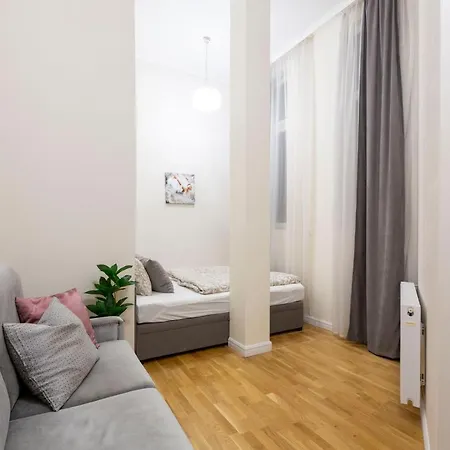 Apartment Luxury 3bedrm 2bathrm With Danube River View