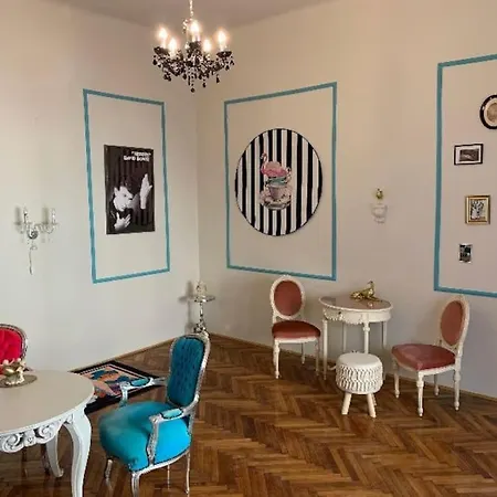 Barbie Baroque Apartment