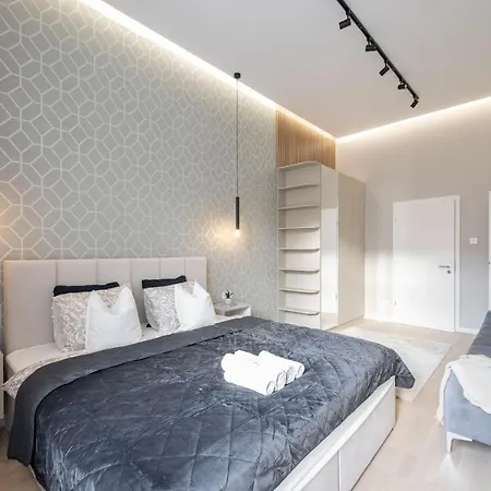 Luxurious & Spacious With Balcony Budapest
