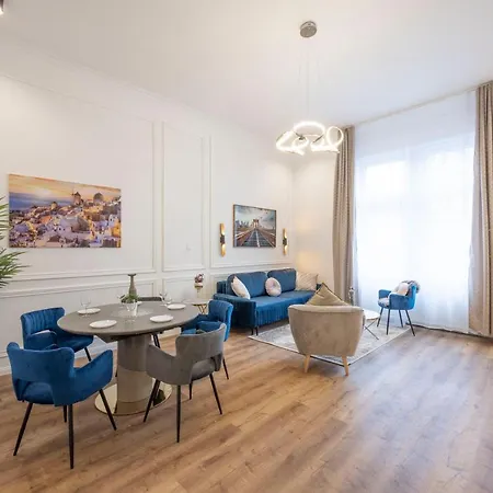 Apartment Luxurious Grand W/ 3bedrm 2bathrm *
