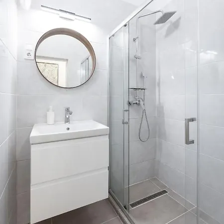 Apartment Luxurious Grand W/ 3bedrm 2bathrm Budapest