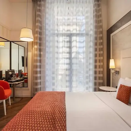 Ikonik Parlament Hotel Budapeste