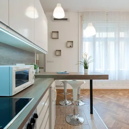 Apartman Szent Istvan Ter 4 Next To Basilica A 1 Bedroom
