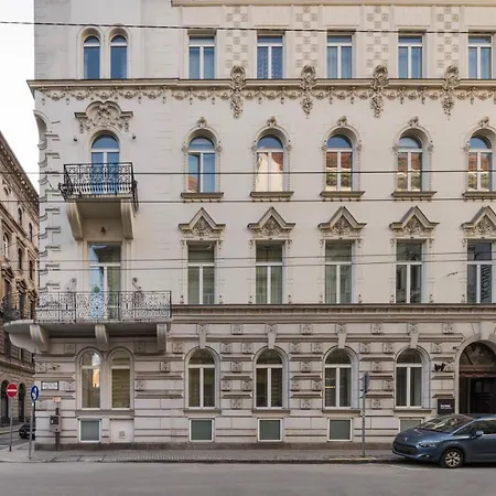Ikonik Parlament Budapeste