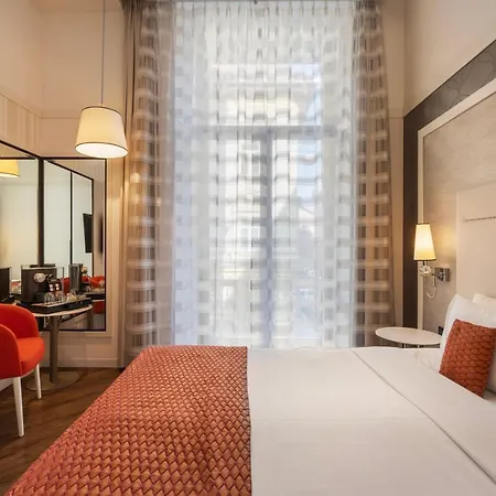 Ikonik Parlament Hotel