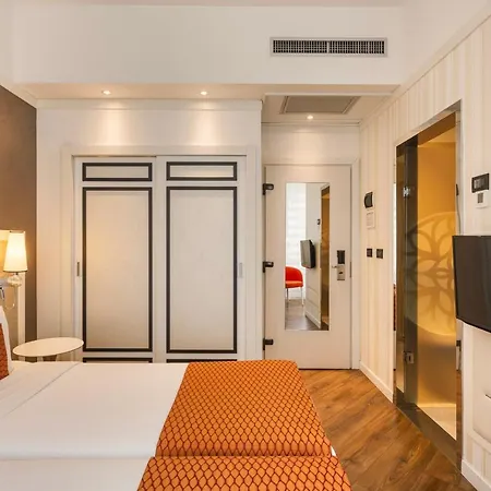 Ikonik Parlament Hotel Budapeste