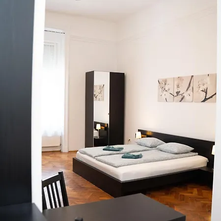 Daphne Deluxe Apartment *