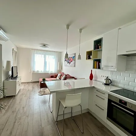 Break - Private Garage, Ac, Balcony Boedapest