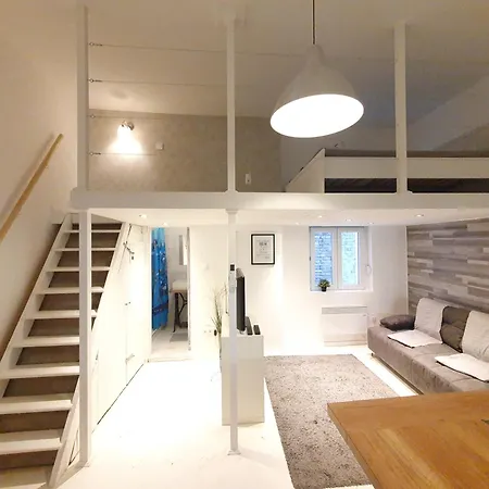Appartamento Vintage Near Boulevard With Ac After Renovation *