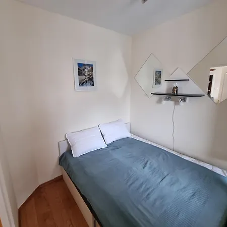 Merry&car - Huge Balcony + Living + 2br Budapest