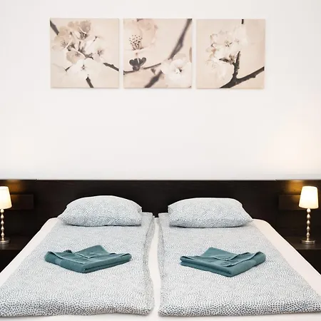Daphne Deluxe Apartment *